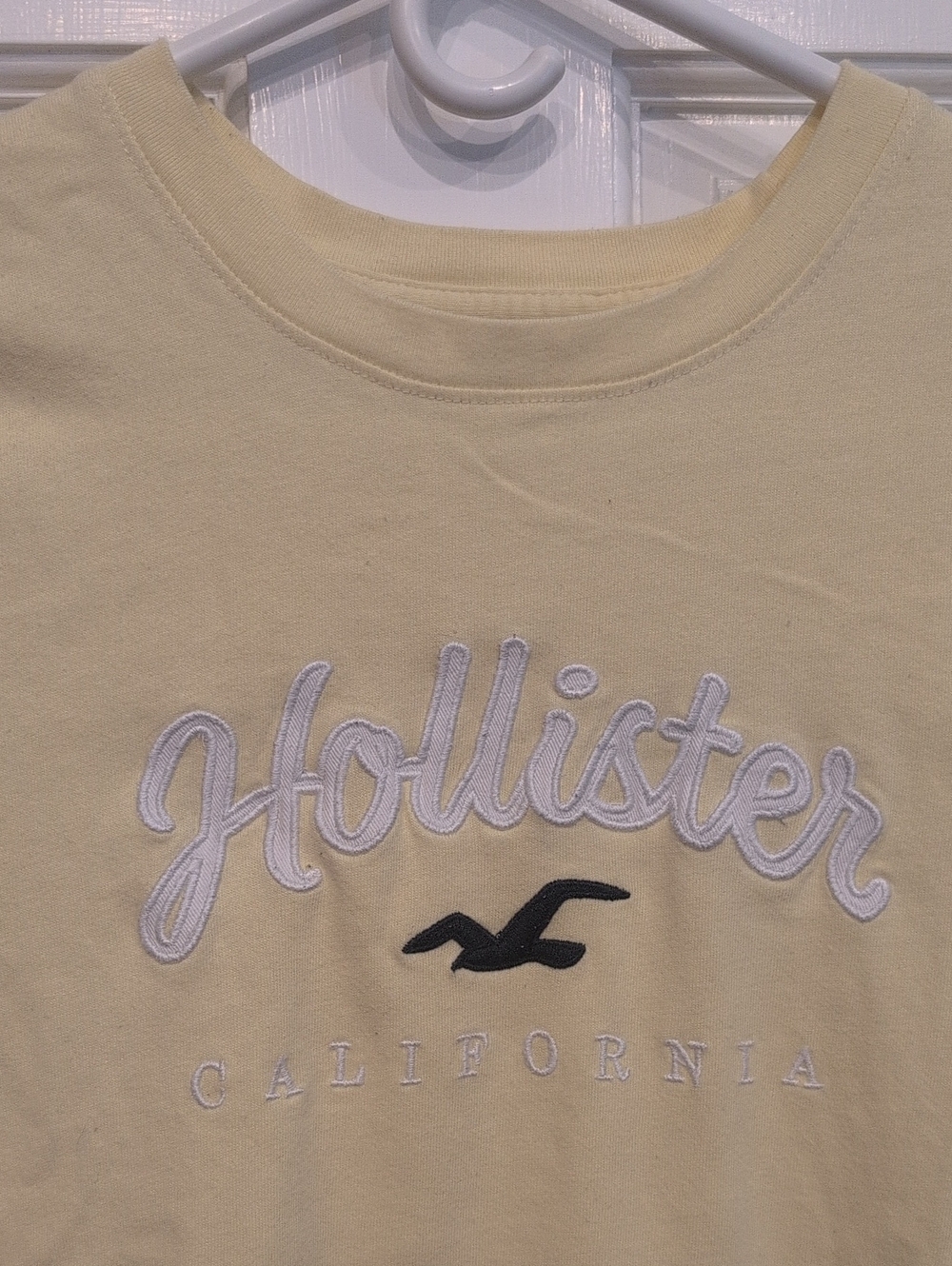 Hollister Pale Yellow Logo Short Sleeve Tee